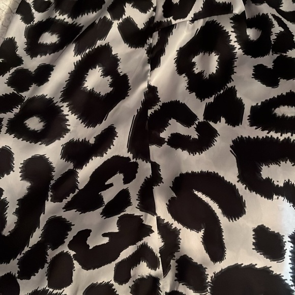 Adiva sleeveless blouse Size Medium black and white - Picture 7 of 9